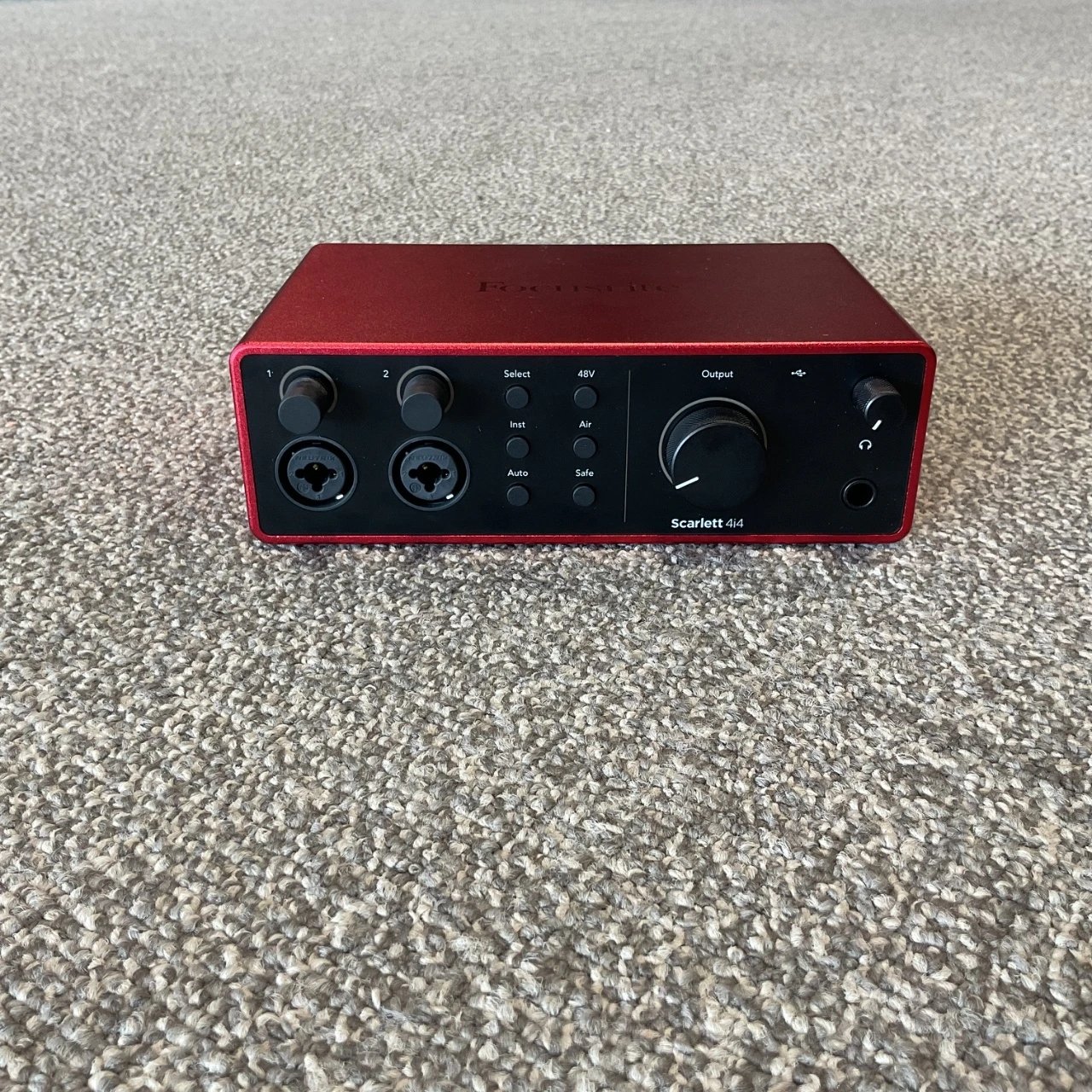 Focusrite Scarlett 4i4 USB-C Audio/MIDI Interface (4th Generation)